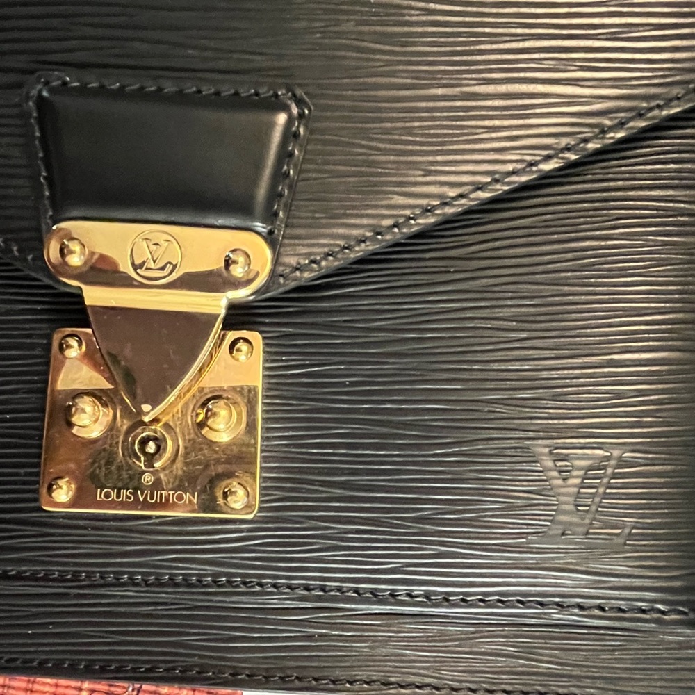 Louis Vuitton Black Epi Monceau Authentic Vintage Handbag with 2 S Keys - Picture 5 of 12